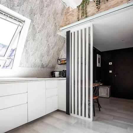 Apartment Veeve - Mezzanine Magic With Rooftop Views Paris